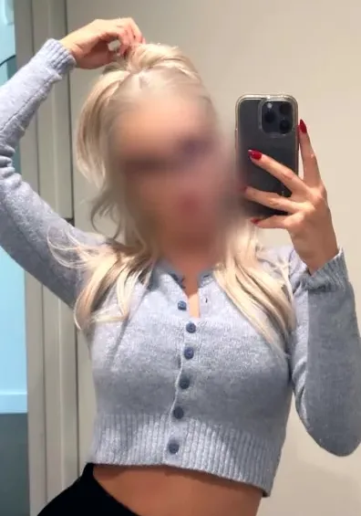 Anja, 25