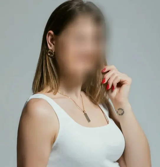 Carina, 34