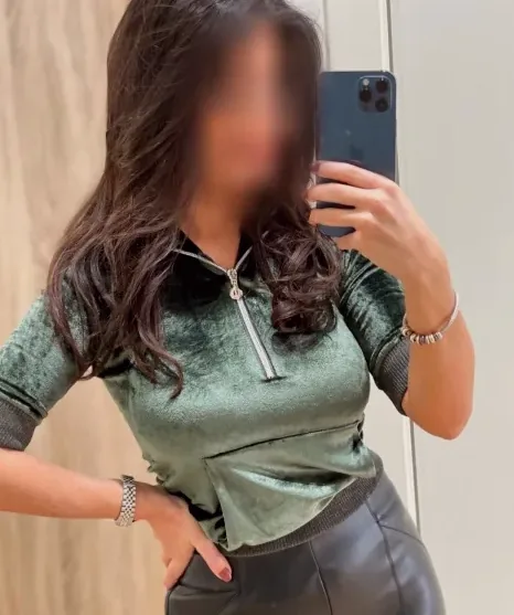Diana, 28