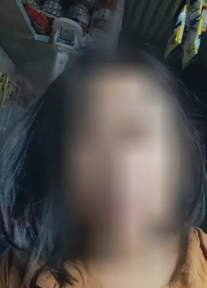 Ela, 32