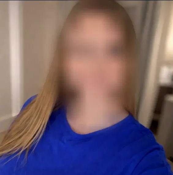 Emilia, 39