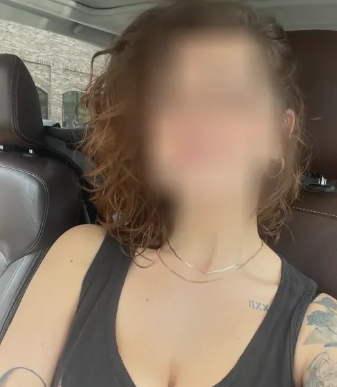 Emma, 39