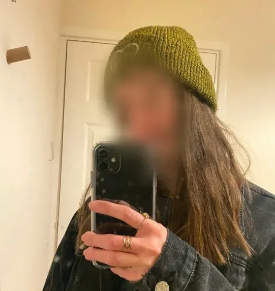 Hannah, 19