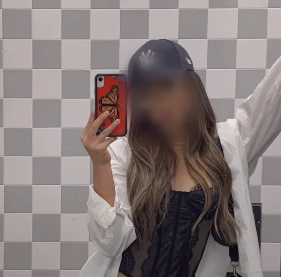 Jacqueline, 20