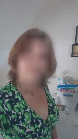 Jasmin, 33