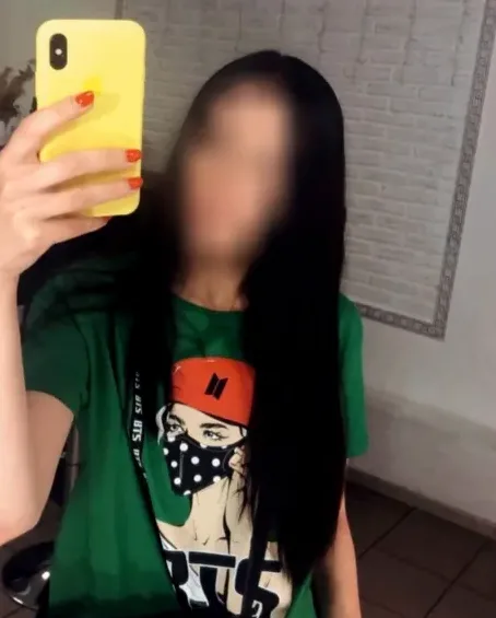 Lilly, 35