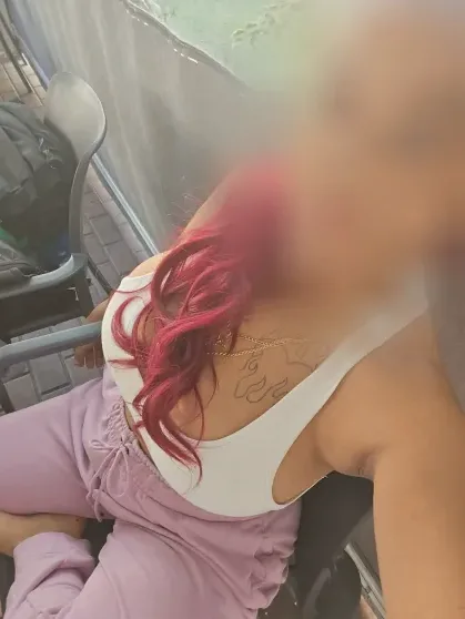 Melanie, 36