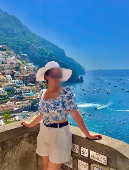 Rebecca, 20