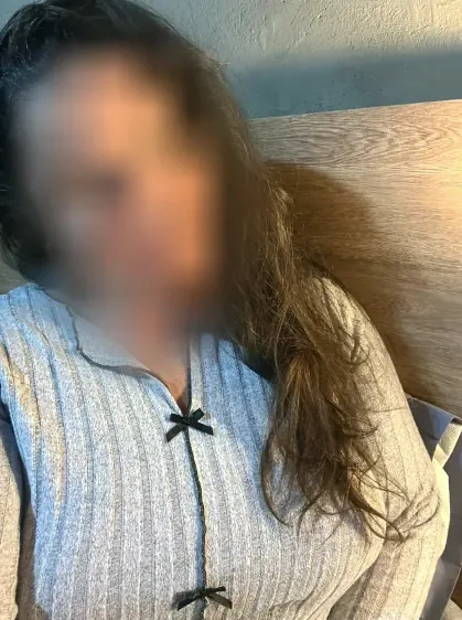 Sabrina, 33